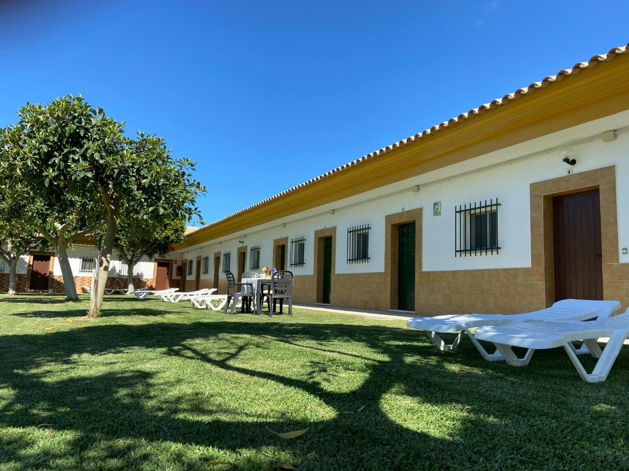 Hostal Los Mellizos Conil De La Frontera Extérieur photo Alberca